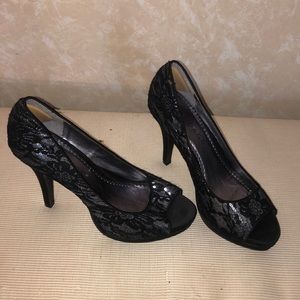 Black lace and silver High Heel